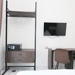 Auroom *