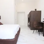Auroom Otel *