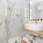 Otel Auroom *