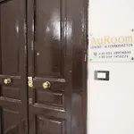 Auroom