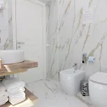Auroom Otel *